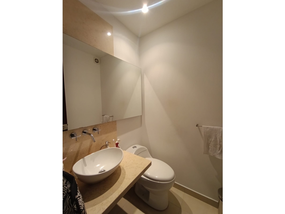 Apartamento en venta en Los Rosales, Bogotá · foto 8 de 24