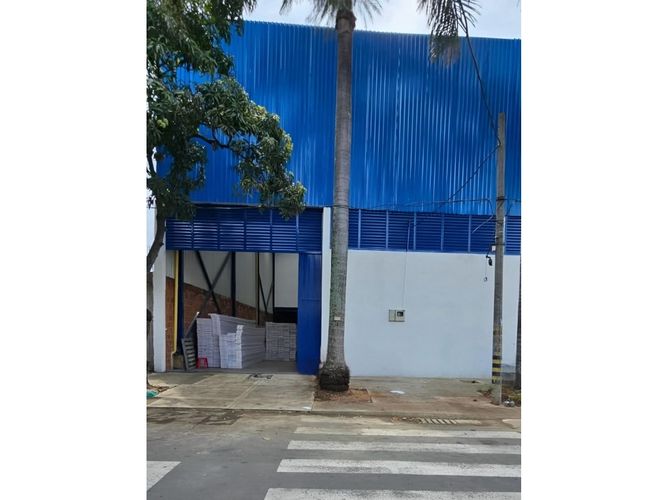 Bodega en venta en Troncal, Cali, 861 m² · foto 3 de 13