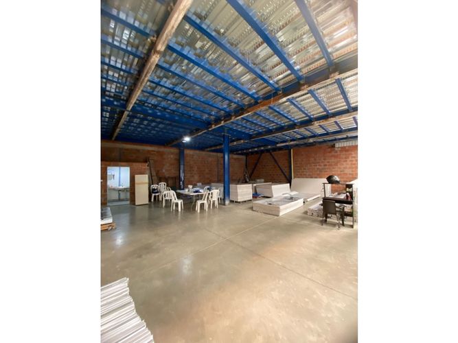 Bodega en venta en Troncal, Cali, 861 m² · foto 6 de 13