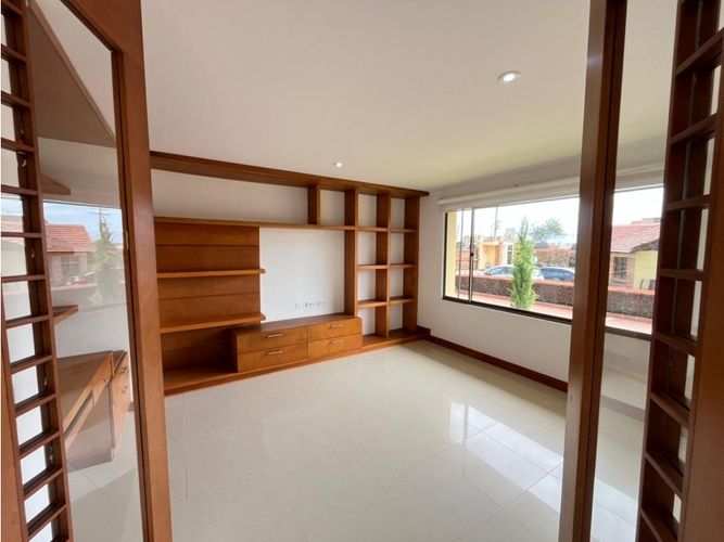 Casa de 4 alcobas en venta en Cerca De Piedra, Chía, 199 m² · foto 4 de 24
