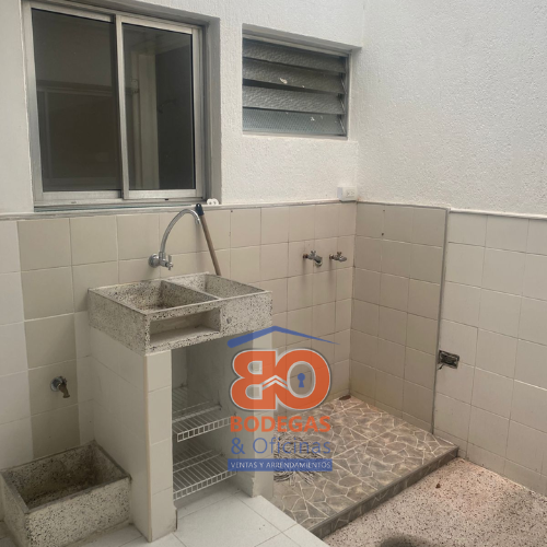 Casa de 5 alcobas en venta en Santa Mónica, Medellín, 150 m² · foto 14 de 17