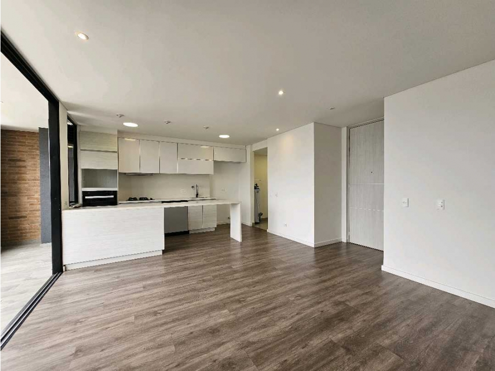 Apartamento en arriendo en El Poblado, Medellín · foto 6 de 24