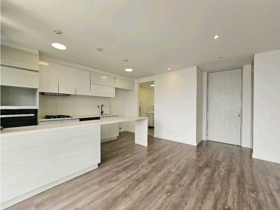 Apartamento en arriendo en El Poblado, Medellín · foto 7 de 24