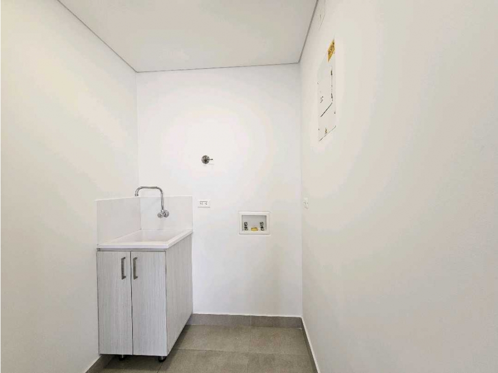 Apartamento en arriendo en El Poblado, Medellín · foto 12 de 24