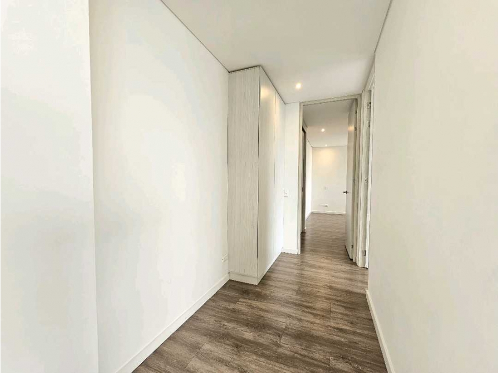Apartamento en arriendo en El Poblado, Medellín · foto 15 de 24
