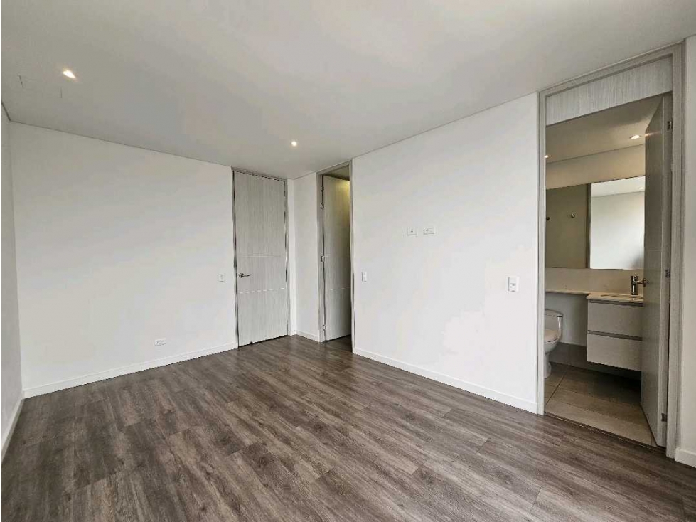Apartamento en arriendo en El Poblado, Medellín · foto 18 de 24