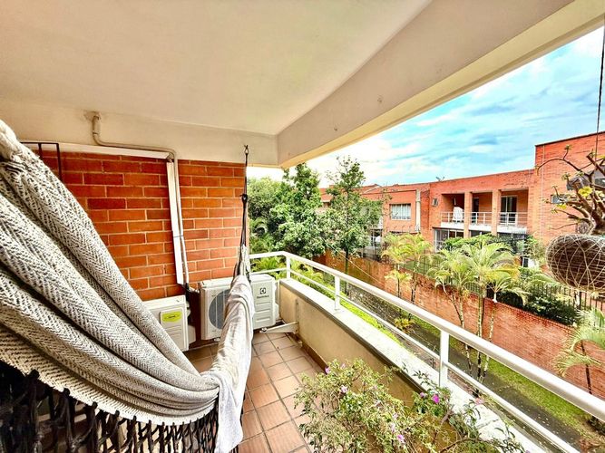 Apartamento de 3 alcobas en venta en Ciudad Jardin, Cali, 132 m² · foto 3 de 11