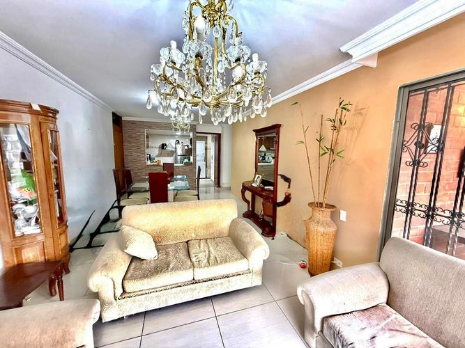 Apartamento de 3 alcobas en venta en Ciudad Jardin, Cali, 132 m² · foto 4 de 11