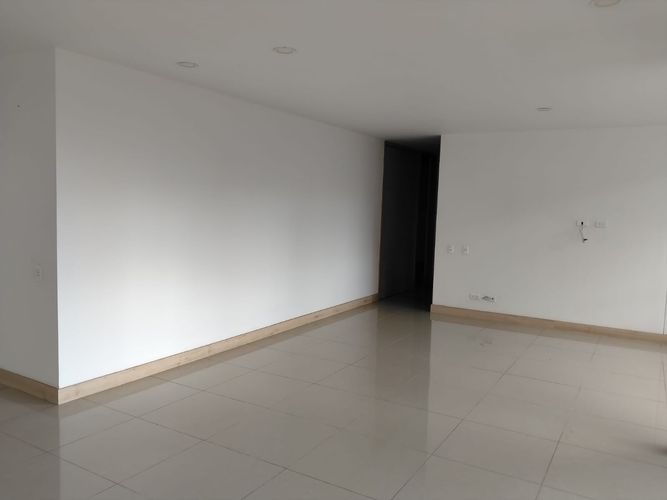 Apartamento de 2 alcobas en arriendo en El Poblado, Medellín, 127 m² · foto 3 de 20