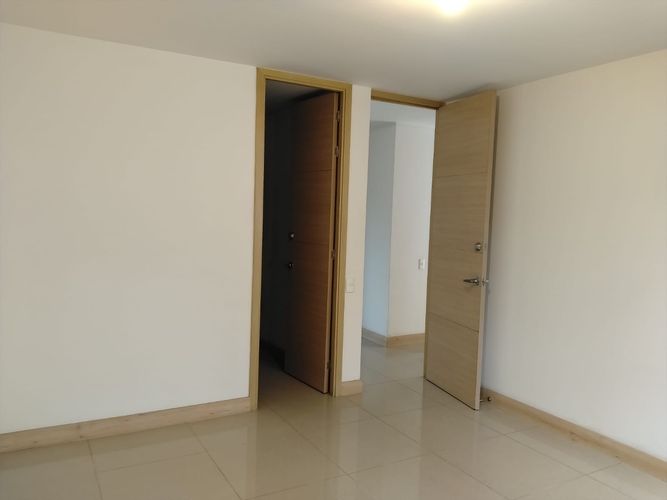 Apartamento de 2 alcobas en arriendo en El Poblado, Medellín, 127 m² · foto 13 de 20