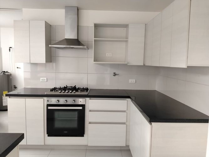 Apartamento de 2 alcobas en arriendo en El Poblado, Medellín, 127 m² · foto 8 de 20