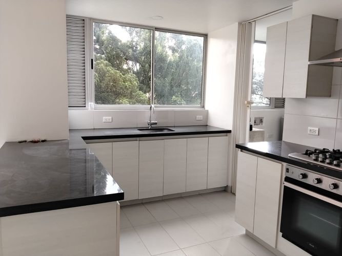 Apartamento de 2 alcobas en arriendo en El Poblado, Medellín, 127 m² · foto 9 de 20