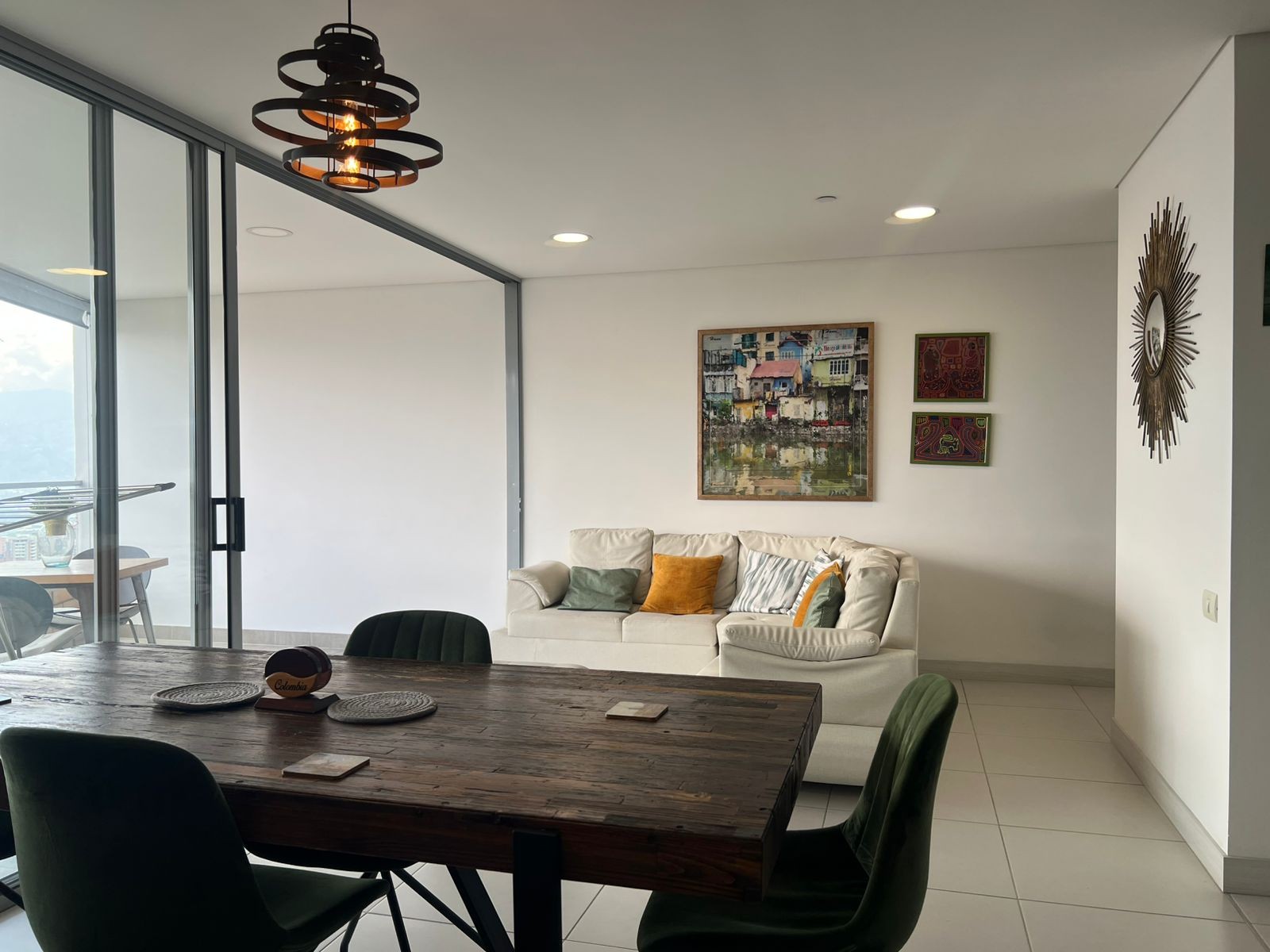 Apartamento en arriendo en Cumbres, Envigado · foto 2 de 17