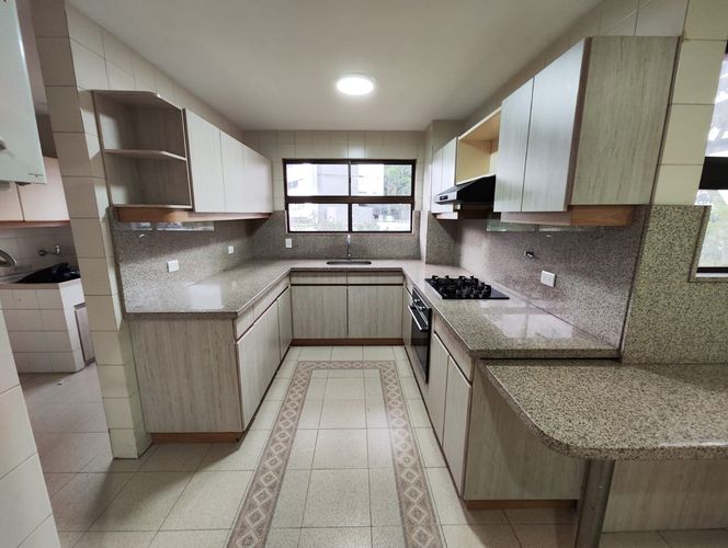 Apartamento de 3 alcobas en arriendo en Urbanización Las Cumbres, Medellín, 220 m² · foto 6 de 20
