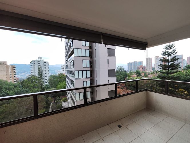 Apartamento de 3 alcobas en arriendo en Urbanización Las Cumbres, Medellín, 220 m² · foto 8 de 20