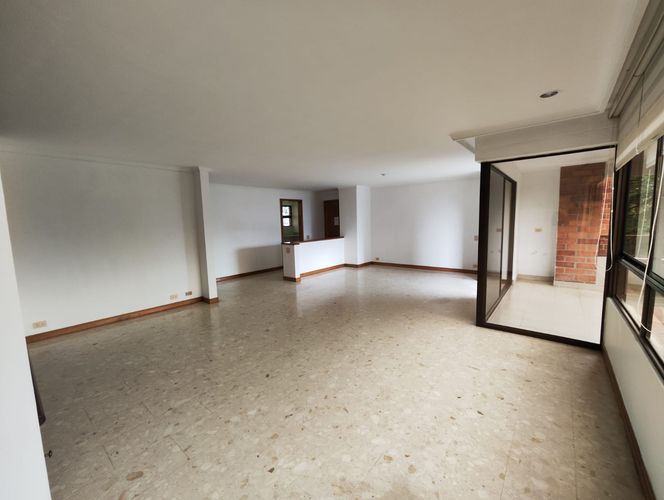 Apartamento de 3 alcobas en arriendo en Urbanización Las Cumbres, Medellín, 220 m² · foto 10 de 20