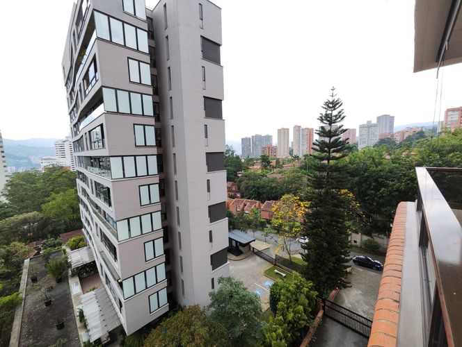 Apartamento de 3 alcobas en arriendo en Urbanización Las Cumbres, Medellín, 220 m² · foto 13 de 20