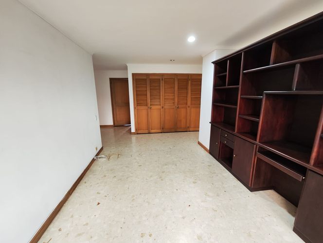 Apartamento de 3 alcobas en arriendo en Urbanización Las Cumbres, Medellín, 220 m² · foto 14 de 20