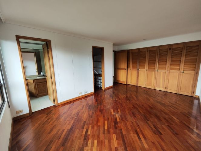 Apartamento de 3 alcobas en arriendo en Urbanización Las Cumbres, Medellín, 220 m² · foto 15 de 20