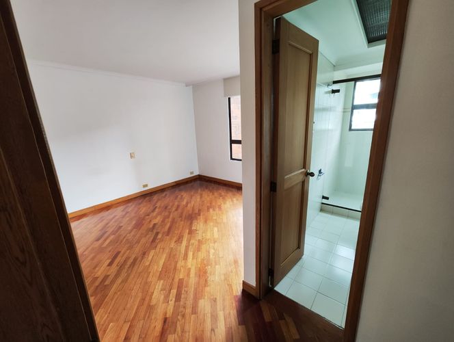 Apartamento de 3 alcobas en arriendo en Urbanización Las Cumbres, Medellín, 220 m² · foto 20 de 20