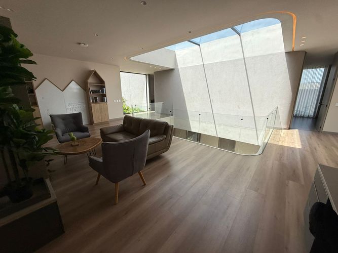 Casa de 5 alcobas en venta en Vía Las Palmas, Envigado, 512 m² · foto 8 de 24