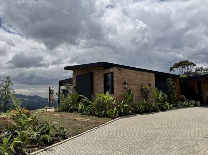 Casa de 3 alcobas en venta en San Miguel, La Ceja, 278 m² · foto 5 de 24