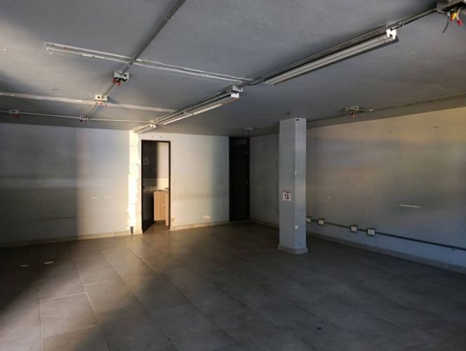 Bodega en venta en Laureles, Medellín, 285 m² · foto 5 de 13