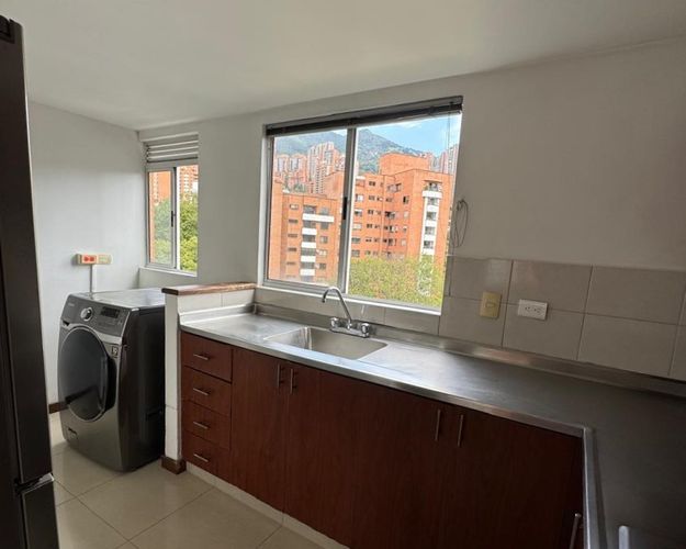 Apartamento de 3 alcobas en venta en El Poblado, Medellín, 103 m² · foto 9 de 16