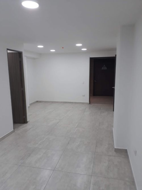 Oficina en arriendo en El Porvenir, Rionegro, 32 m² · foto 7 de 8