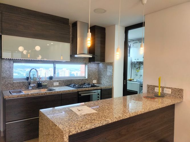 Apartamento de 2 alcobas en arriendo en El Poblado, Medellín, 145 m² · foto 7 de 17