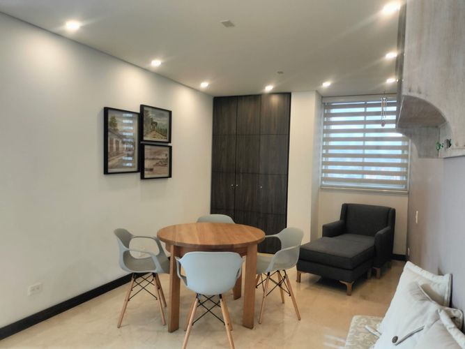 Apartamento de 2 alcobas en arriendo en El Poblado, Medellín, 145 m² · foto 4 de 17