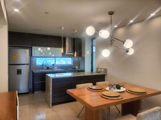 Apartamento de 2 alcobas en arriendo en El Poblado, Medellín, 145 m² · foto 6 de 17