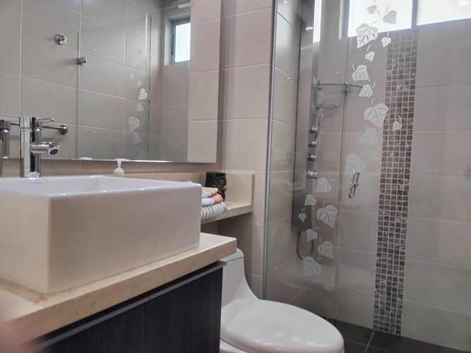 Apartamento de 2 alcobas en arriendo en El Poblado, Medellín, 145 m² · foto 15 de 17
