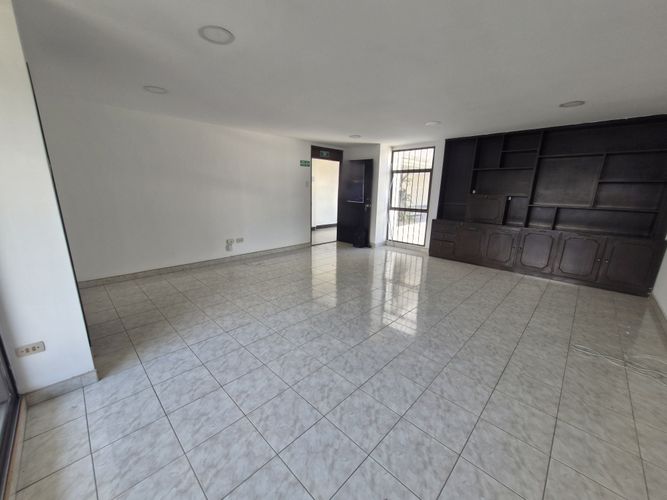 Oficina en arriendo en Sector Plaza De Bolivar, Pereira, 40 m² · foto 3 de 8