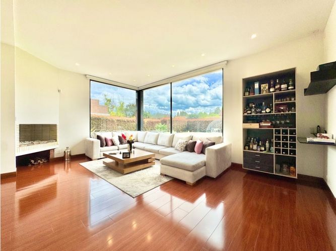 Casa de 3 alcobas en venta en Guaymaral, Bogotá, 360 m² · foto 3 de 24