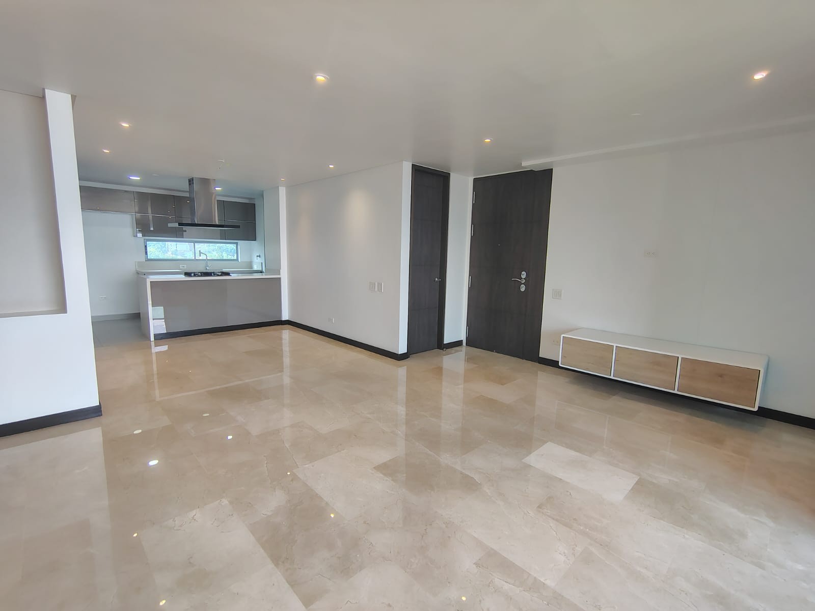 Apartamento en arriendo en El Poblado, Medellín · foto 4 de 19