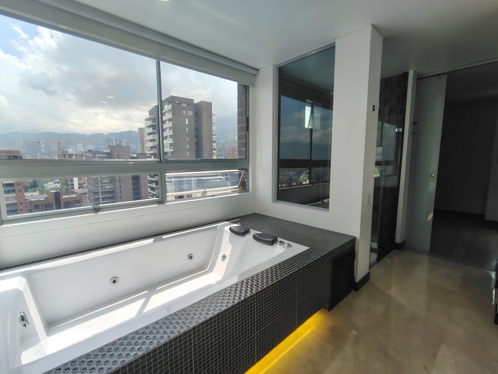 Apartamento en arriendo en El Poblado, Medellín · foto 17 de 19