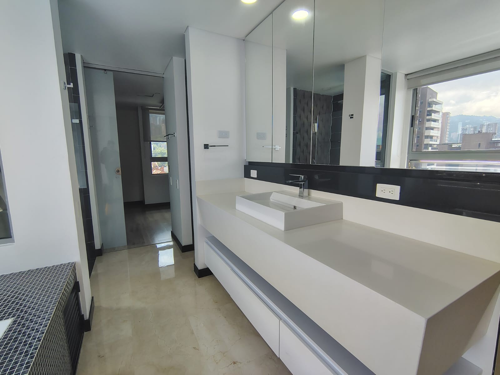 Apartamento en arriendo en El Poblado, Medellín · foto 18 de 19