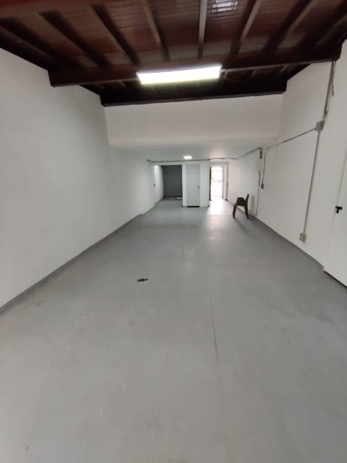 Bodega en arriendo en Laureles, Medellín, 90 m² · foto 3 de 5