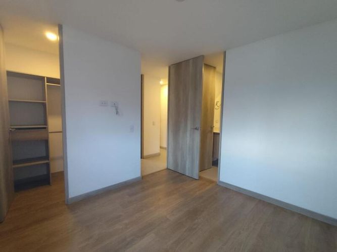 Apartamento de 2 alcobas en arriendo en San Lucas, Medellín, 76 m² · foto 5 de 11