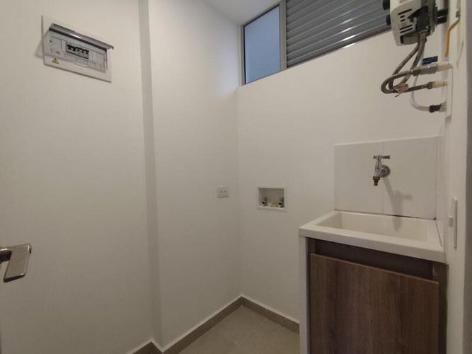 Apartamento de 2 alcobas en arriendo en San Lucas, Medellín, 76 m² · foto 11 de 11