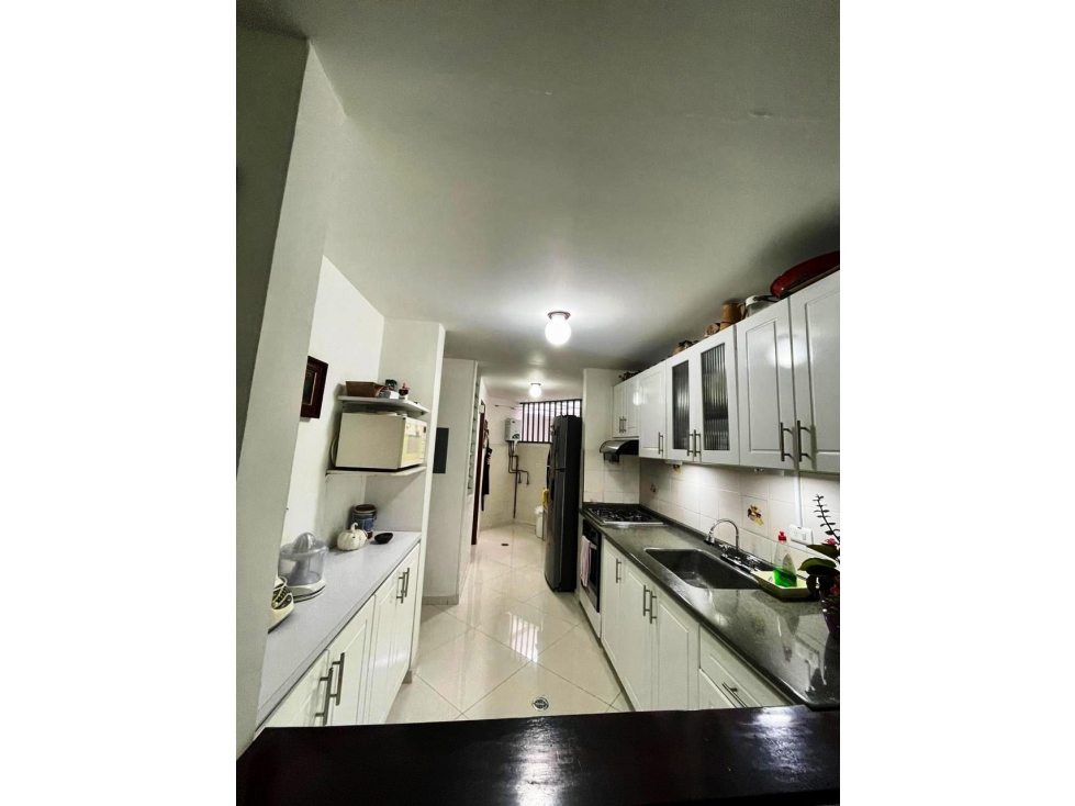 Apartamento en venta en Alferez Real, Cali · foto 2 de 18
