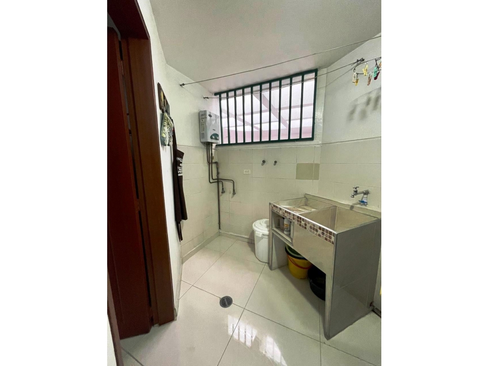 Apartamento en venta en Alferez Real, Cali · foto 4 de 18