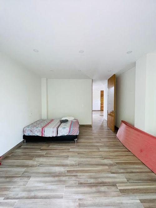 Casa de 5 alcobas en venta en Tribunas Corcega, Pereira, 427 m² · foto 13 de 24