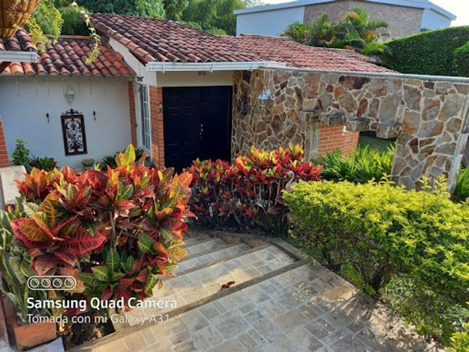 Casa de 4 alcobas en venta en Sector Plaza De Bolivar, Pereira, 300 m² · foto 2 de 24