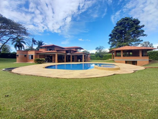 Casa de 4 alcobas en venta en Cerritos, Pereira, 570 m² · foto 3 de 24