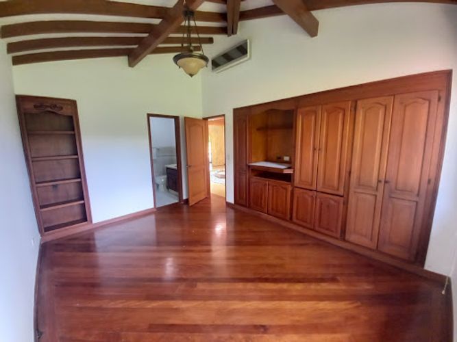 Casa de 4 alcobas en venta en Cerritos, Pereira, 570 m² · foto 6 de 24
