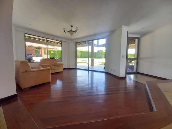 Casa de 4 alcobas en venta en Cerritos, Pereira, 570 m² · foto 8 de 24