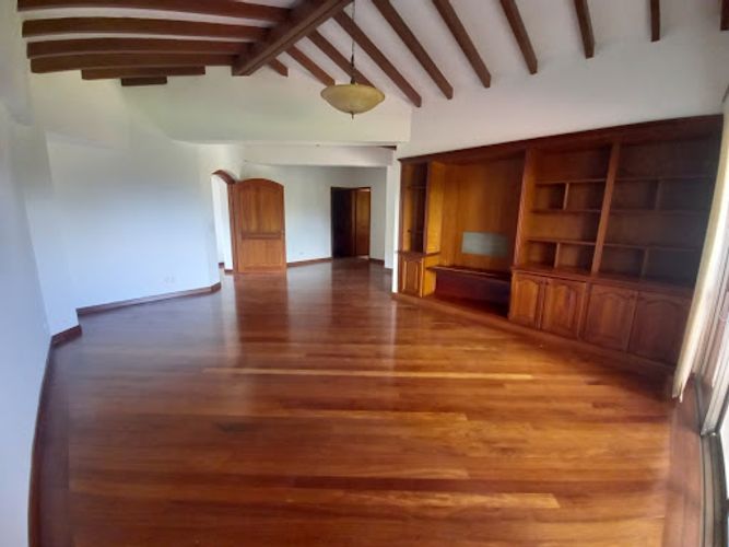 Casa de 4 alcobas en venta en Cerritos, Pereira, 570 m² · foto 13 de 24