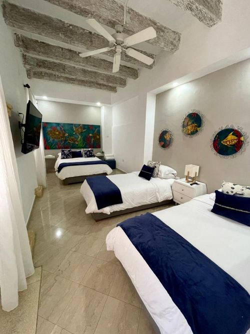 Casa de 4 alcobas en venta en El Centro, Cartagena, 436 m² · foto 2 de 24